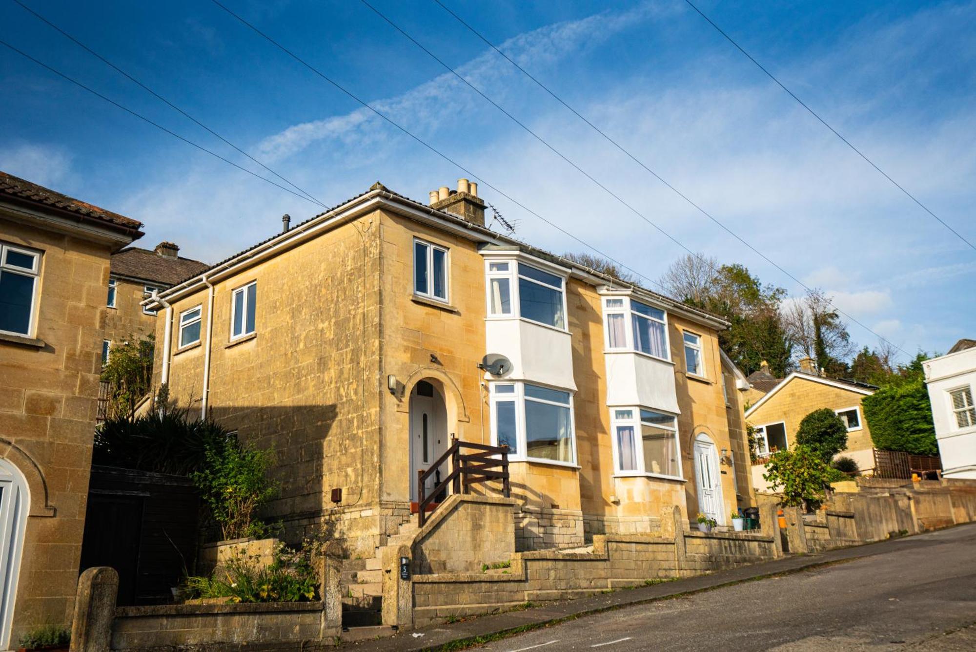 Haven Hotel Bath Exterior photo
