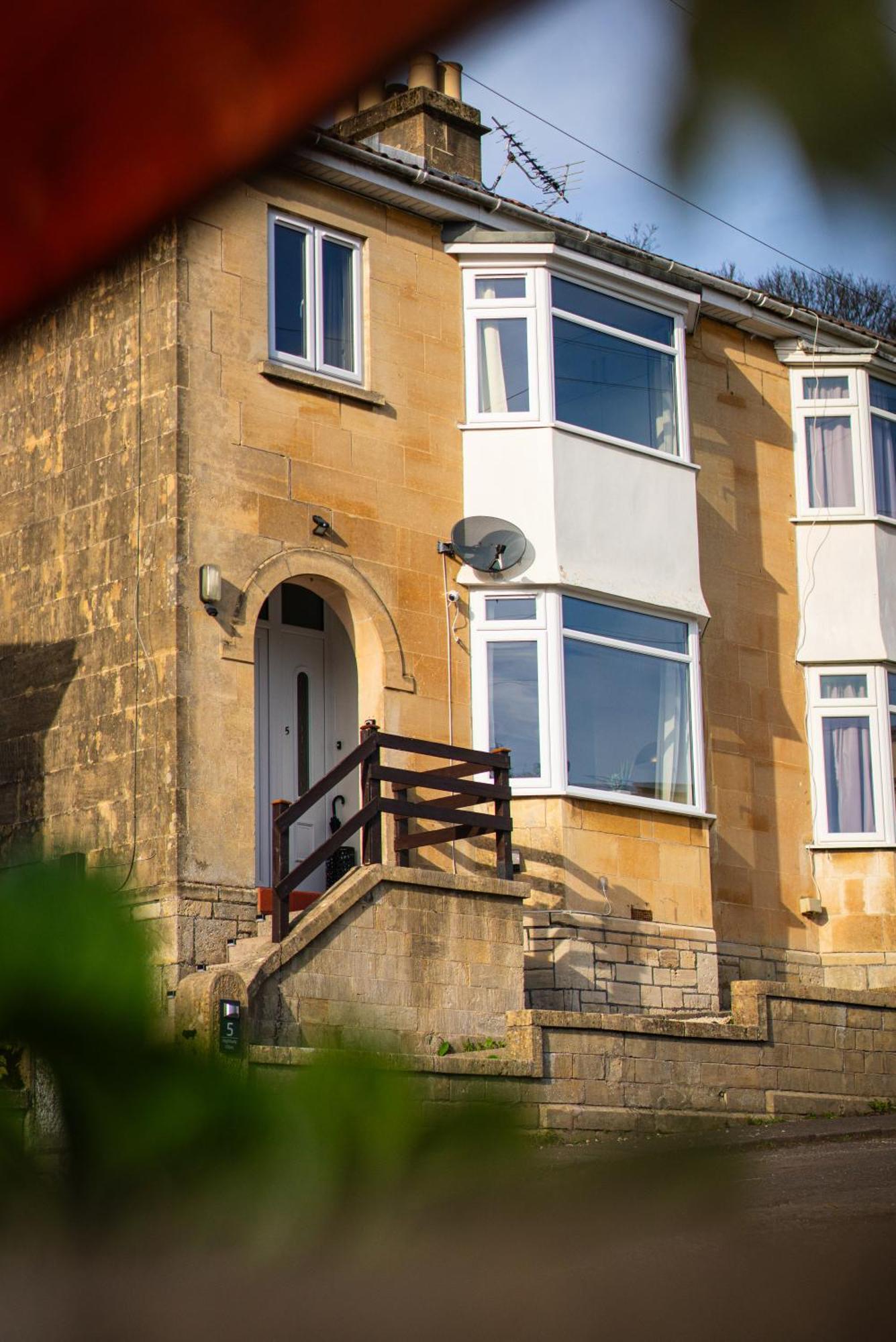 Haven Hotel Bath Exterior photo